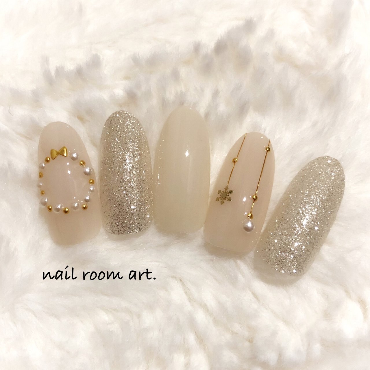 クリスマス オフィス パーティー デート シンプル Nail Room Art のネイルデザイン No 3746114 ネイルブック