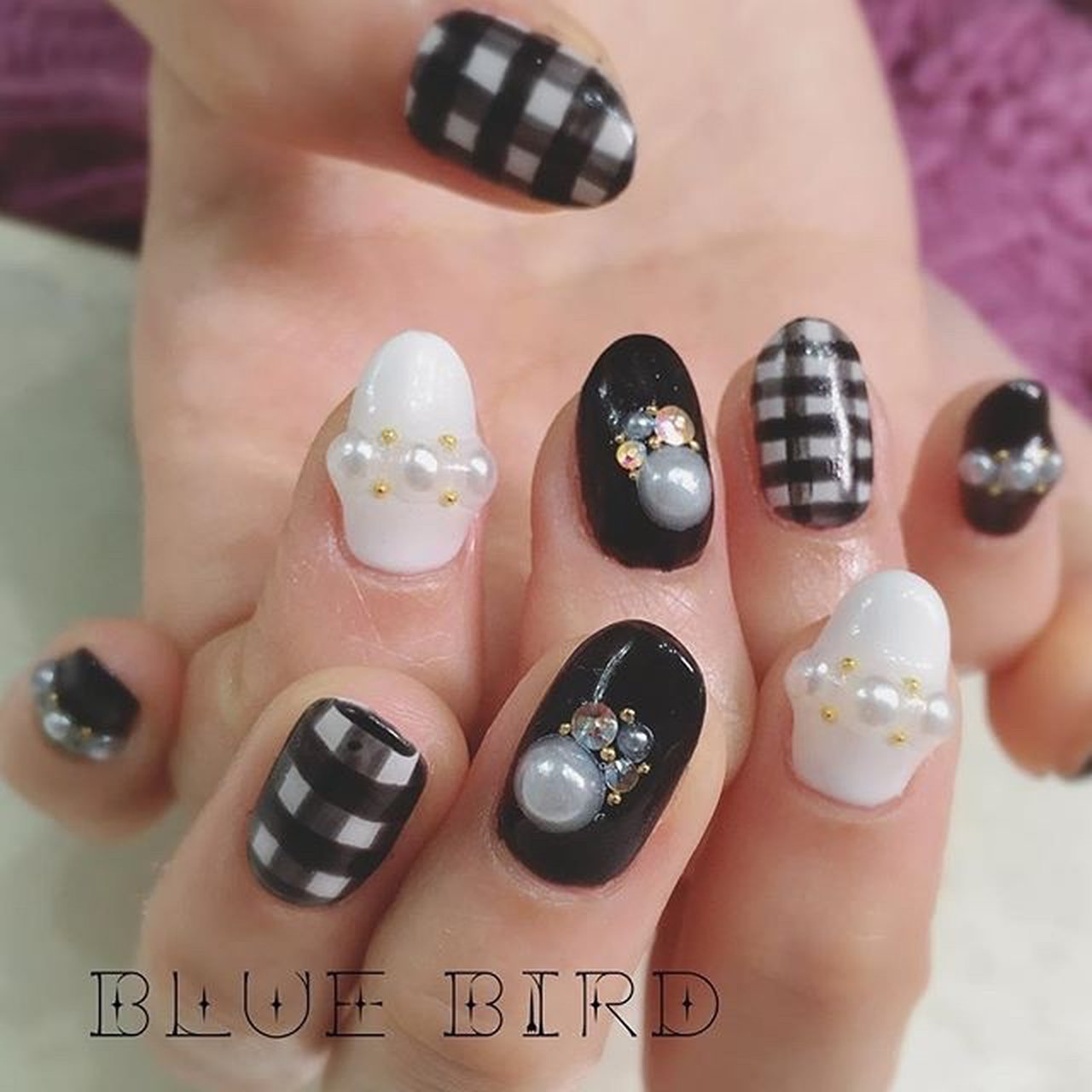 秋 冬 女子会 ハンド ビジュー 彰良のネイルデザイン No ネイルブック