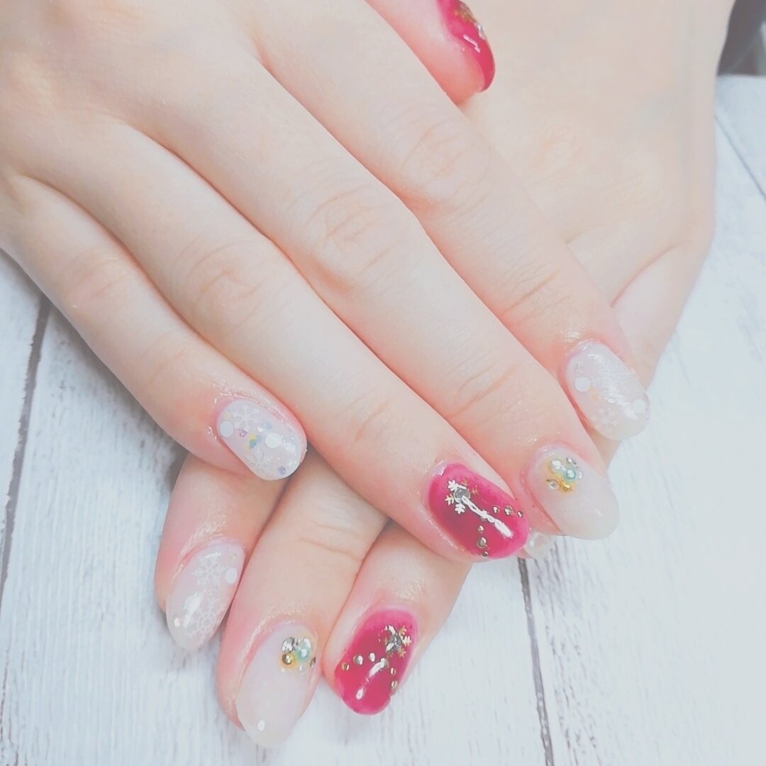冬 クリスマス ホワイト ボルドー Simple Nail 鈴のネイルデザイン No ネイルブック