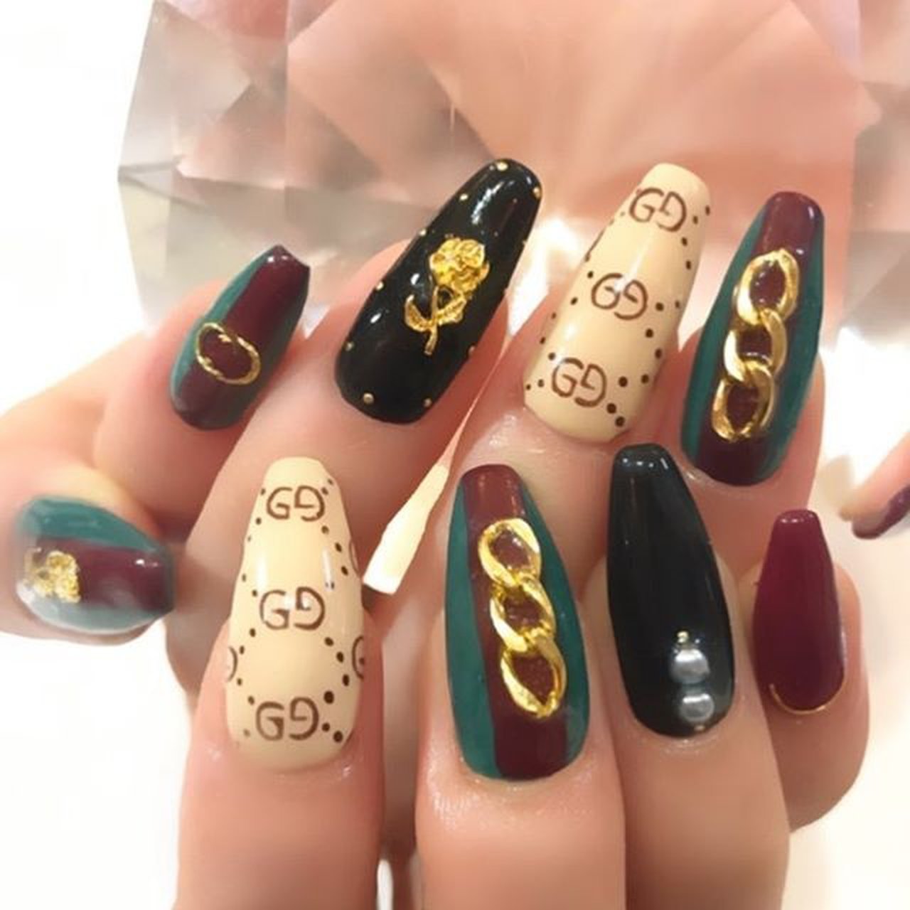 冬 成人式 ハンド ブランド柄 ロング Nailsgogo Shibuya Nailsalonのネイルデザイン No ネイルブック