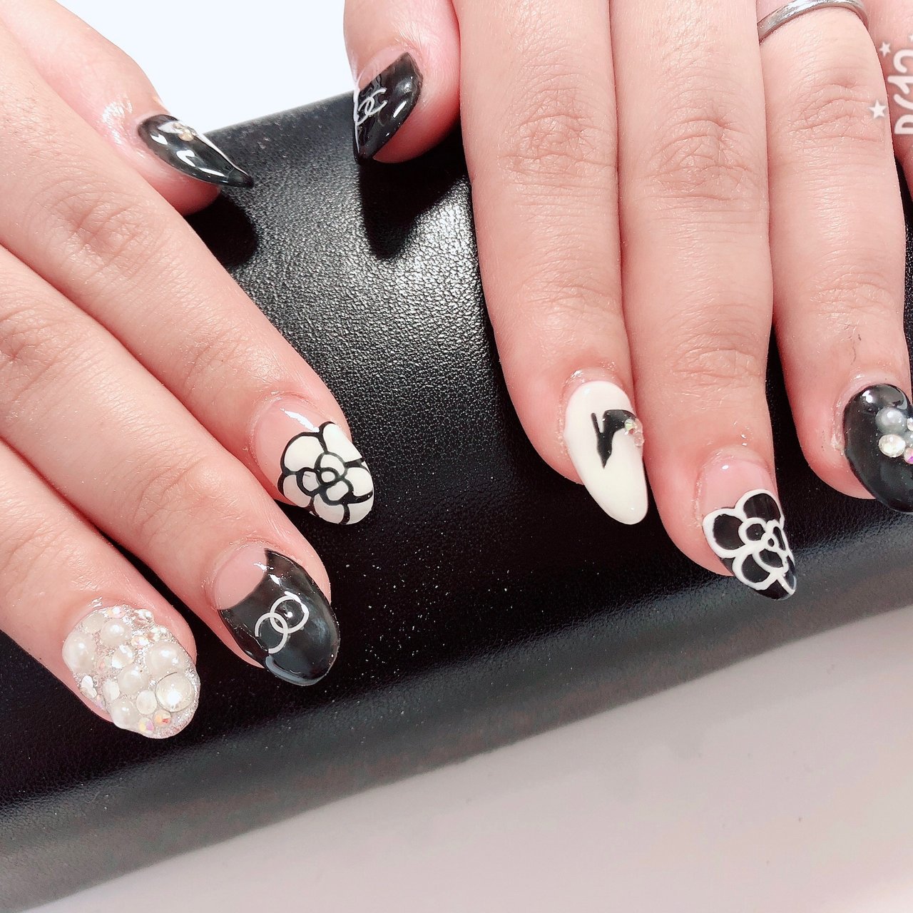 ハンド ホワイト ブラック お客様 Ayakaのネイルデザイン No ネイルブック