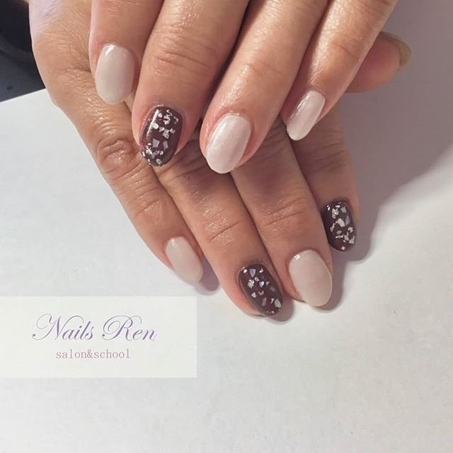 秋 冬 オフィス ハンド シンプル Nails Ren 山口のネイルデザイン No ネイルブック