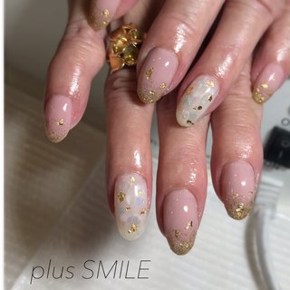 #70代のお客様 #オールシーズン #ハンド #ホログラム #ラメ #シェル #シースルー #ホワイト #ピンク #ゴールド #ジェルネイル #お客様 #plussmile #ネイルブック