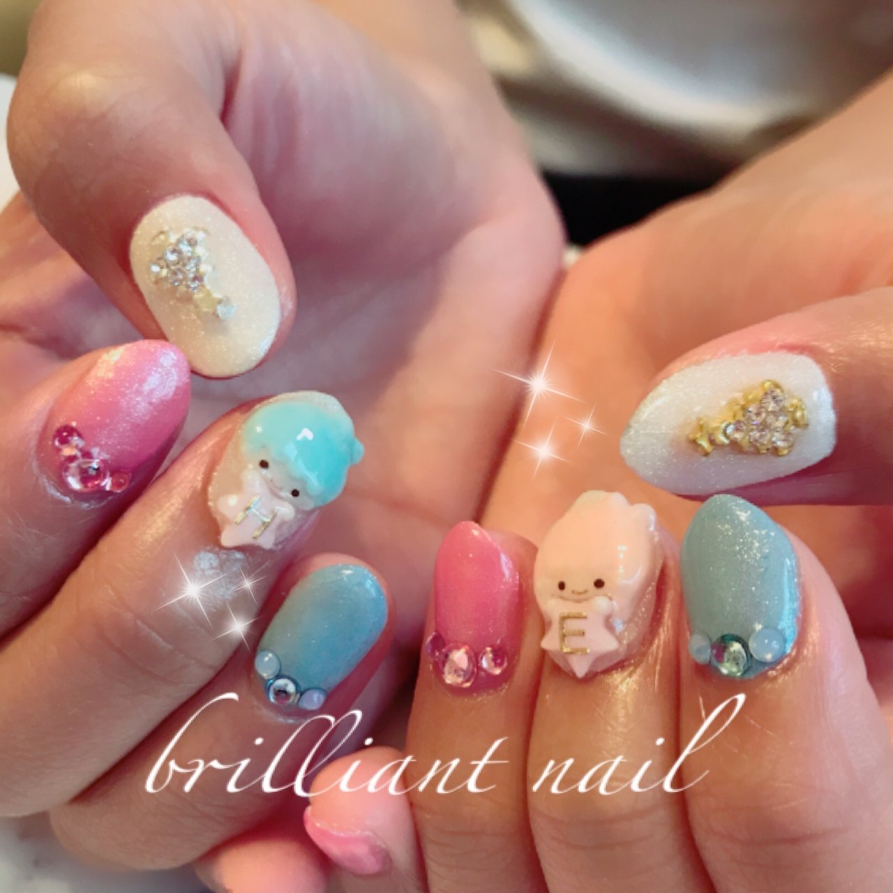 冬 クリスマス ハンド ホワイト ピンク Brilliantnailのネイルデザイン No ネイルブック