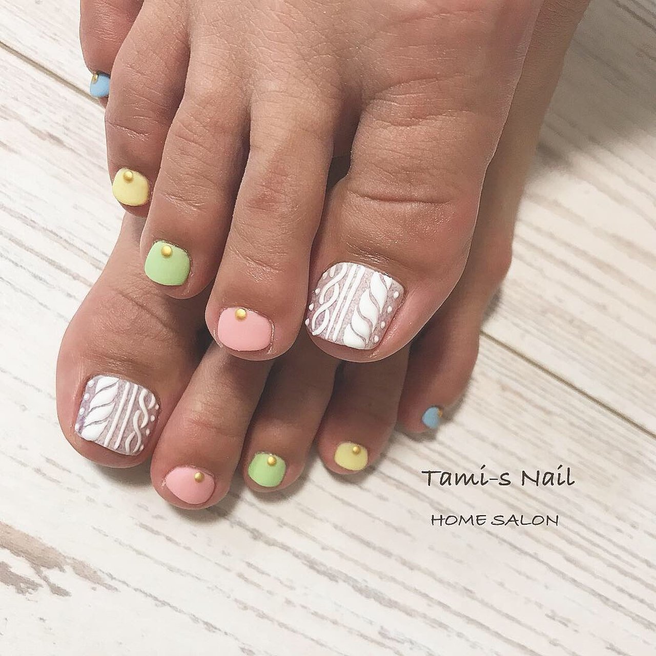 冬 フット ワンカラー ニット ホワイト Tamisnailのネイルデザイン No ネイルブック