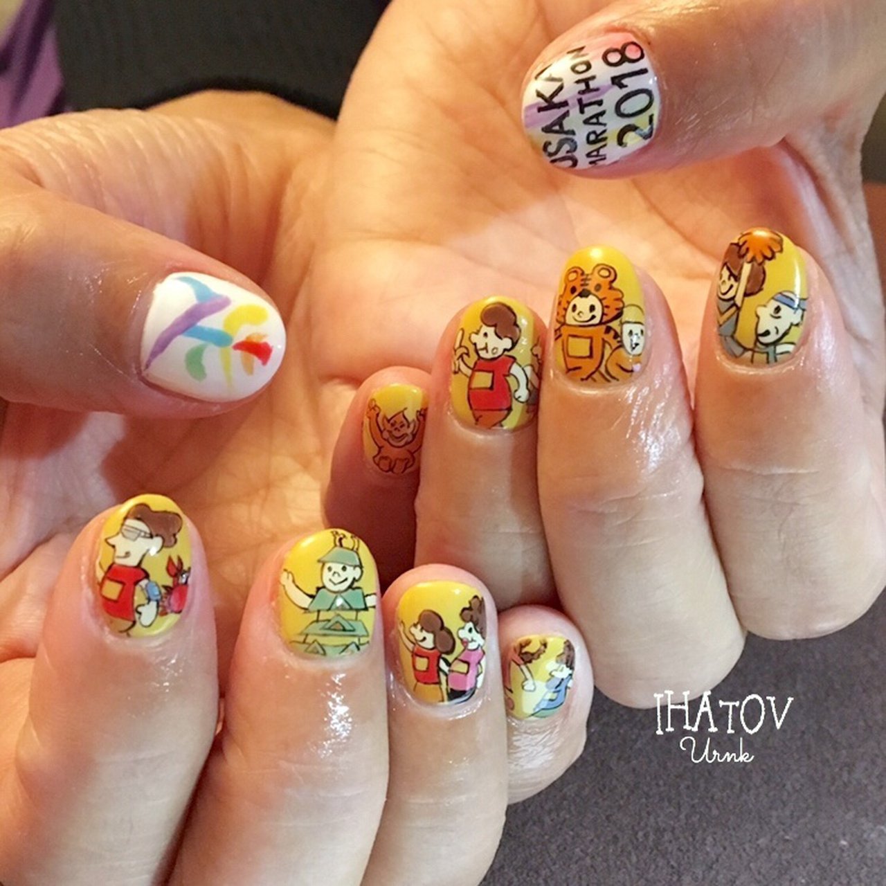 秋 冬 スポーツ ハンド イニシャル Ihatov Nailarts のネイルデザイン No ネイルブック