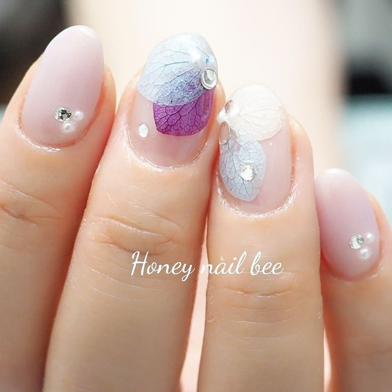 オールシーズン ハンド シンプル 押し花 Honey Nail Bee のネイルデザイン No ネイルブック