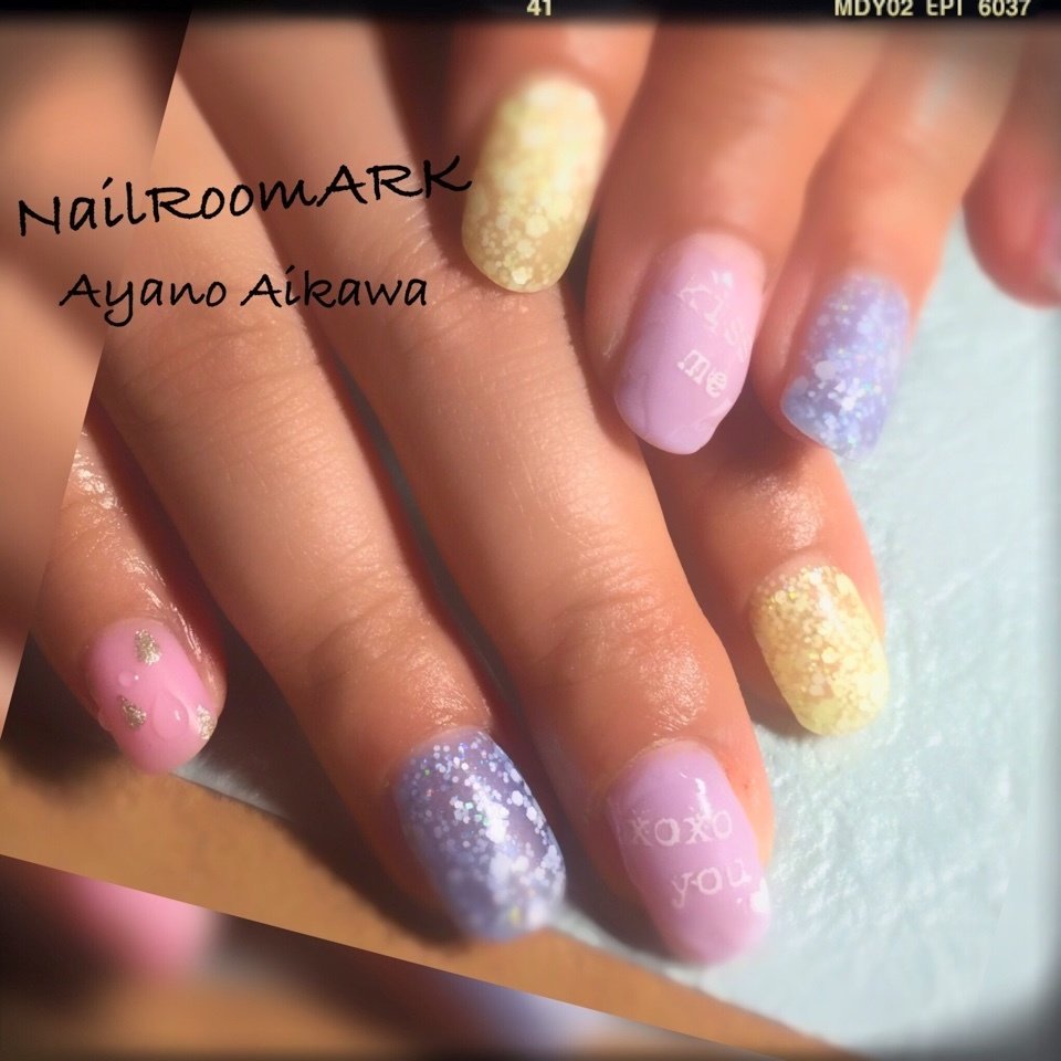 梅雨 デート ハンド ホログラム 水滴 Nailroomark 相川彩乃のネイルデザイン No ネイルブック