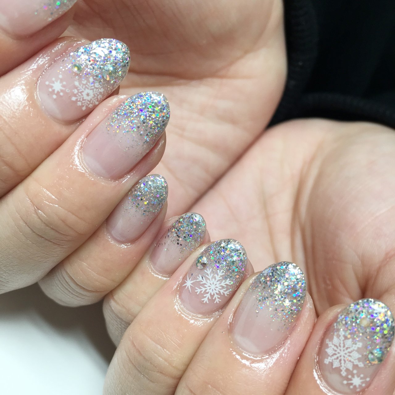 冬 ハンド グラデーション ホログラム ラメ Nail Salon Ailusのネイルデザイン No 3778926 ネイルブック