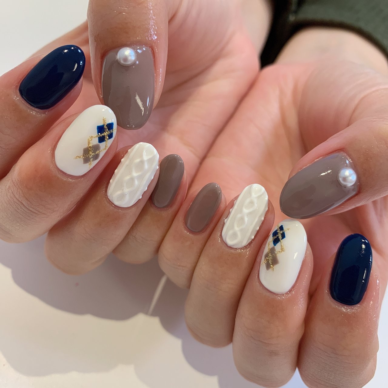 冬 クリスマス ハンド ニット アーガイル Nail Salon Cureのネイルデザイン No ネイルブック