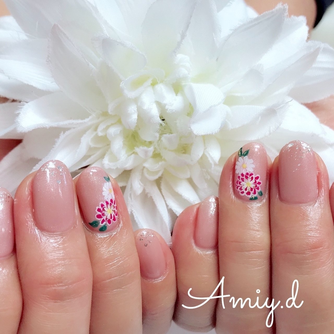 オールシーズン ブライダル ハンド シンプル フラワー Amiy D Nailのネイルデザイン No ネイルブック