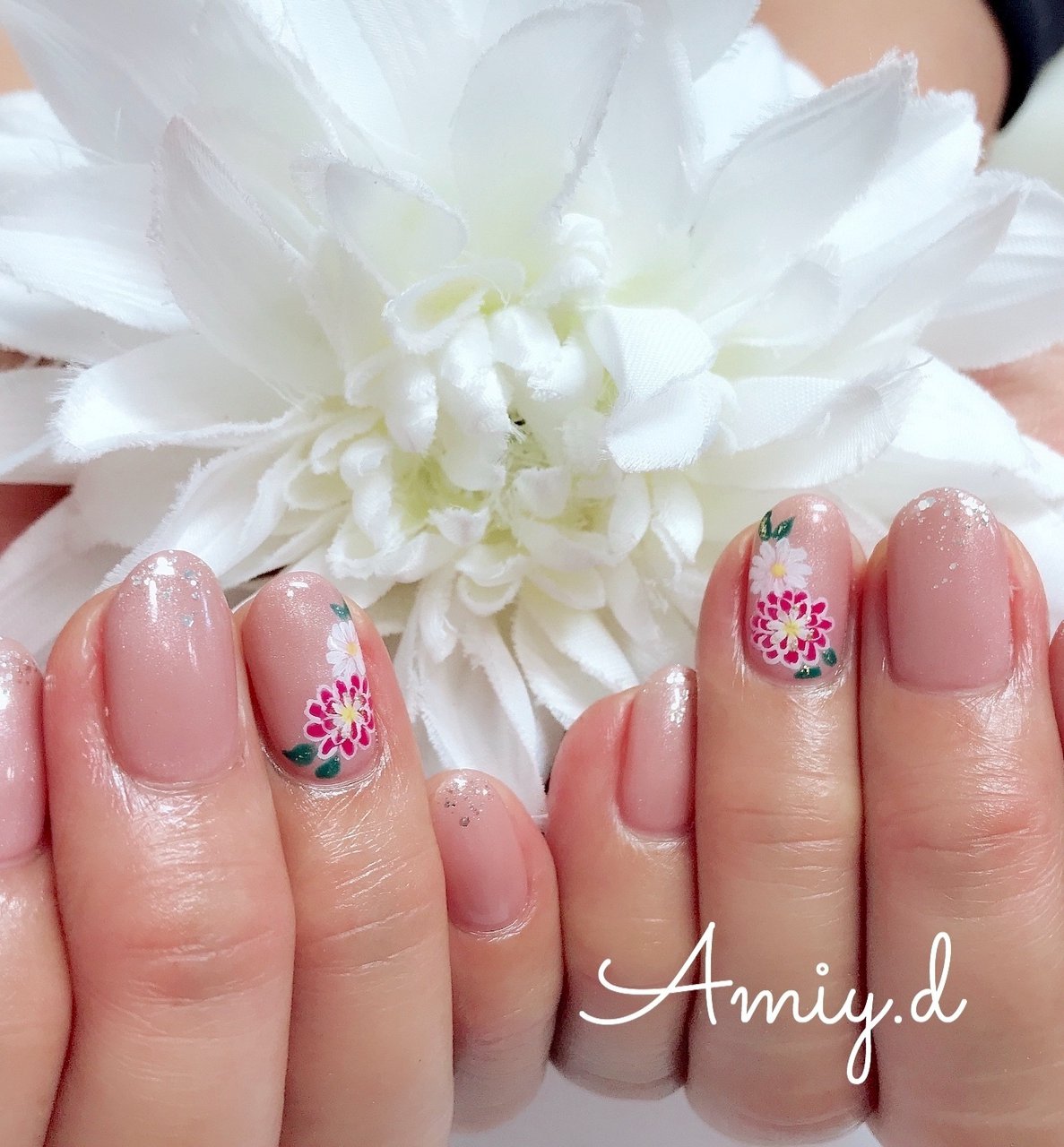 オールシーズン ブライダル ハンド シンプル フラワー Amiy D Nailのネイルデザイン No ネイルブック