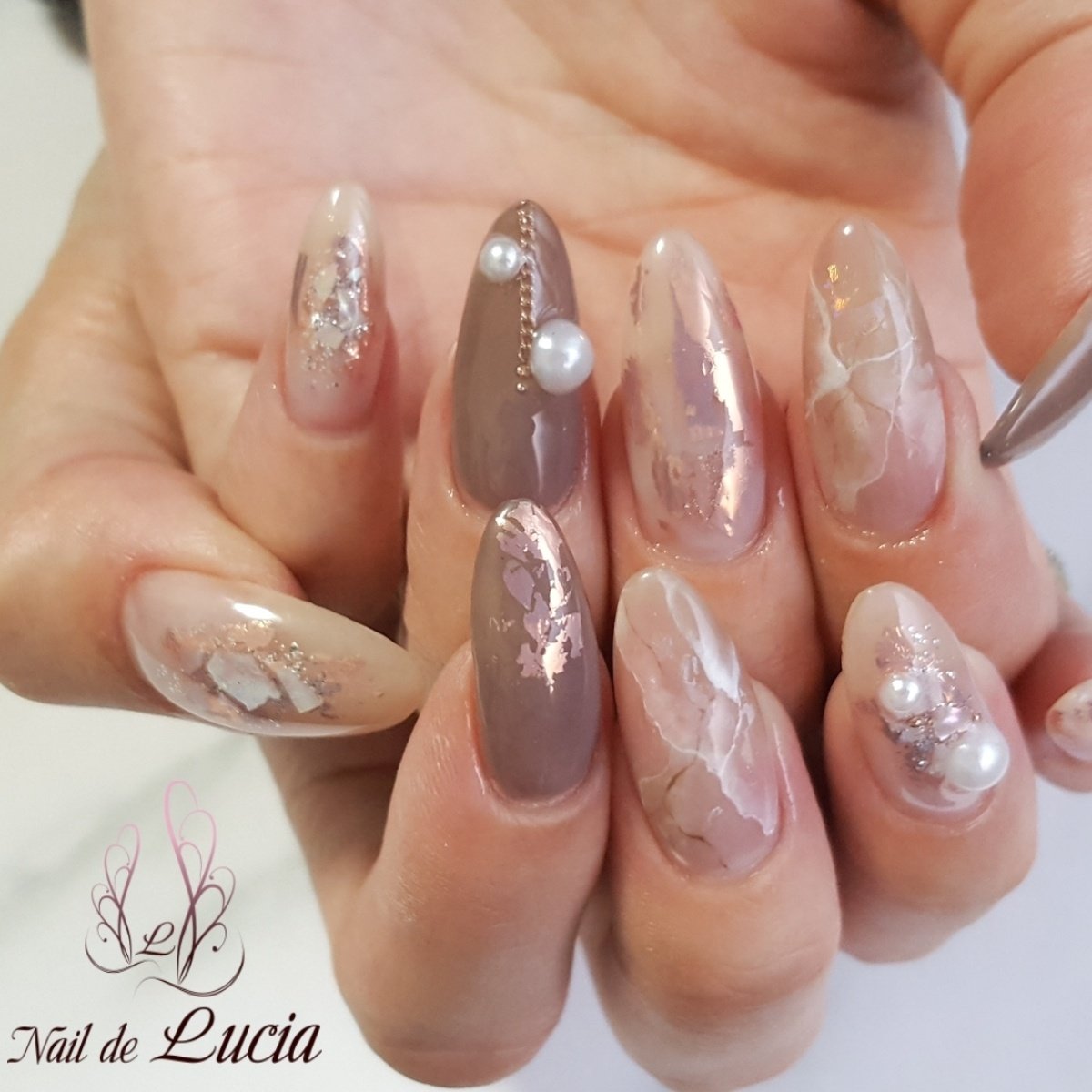 ハンド パール 大理石 ニュアンス ホイル Nail De Lucia Yukaのネイルデザイン No 3789596 ネイルブック