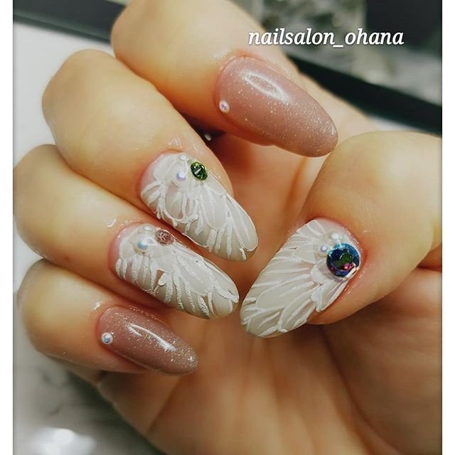 オールシーズン 女子会 ハンド ラメ フェザー Nail Salon Ohanaのネイルデザイン No ネイルブック