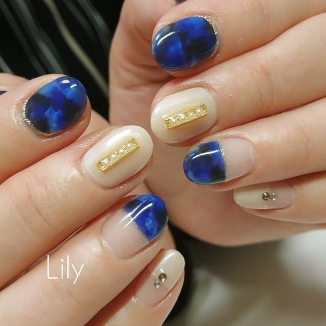 秋 冬 パーティー ハンド 変形フレンチ Nails Lily ネイルズリリィのネイルデザイン No 3794443 ネイルブック