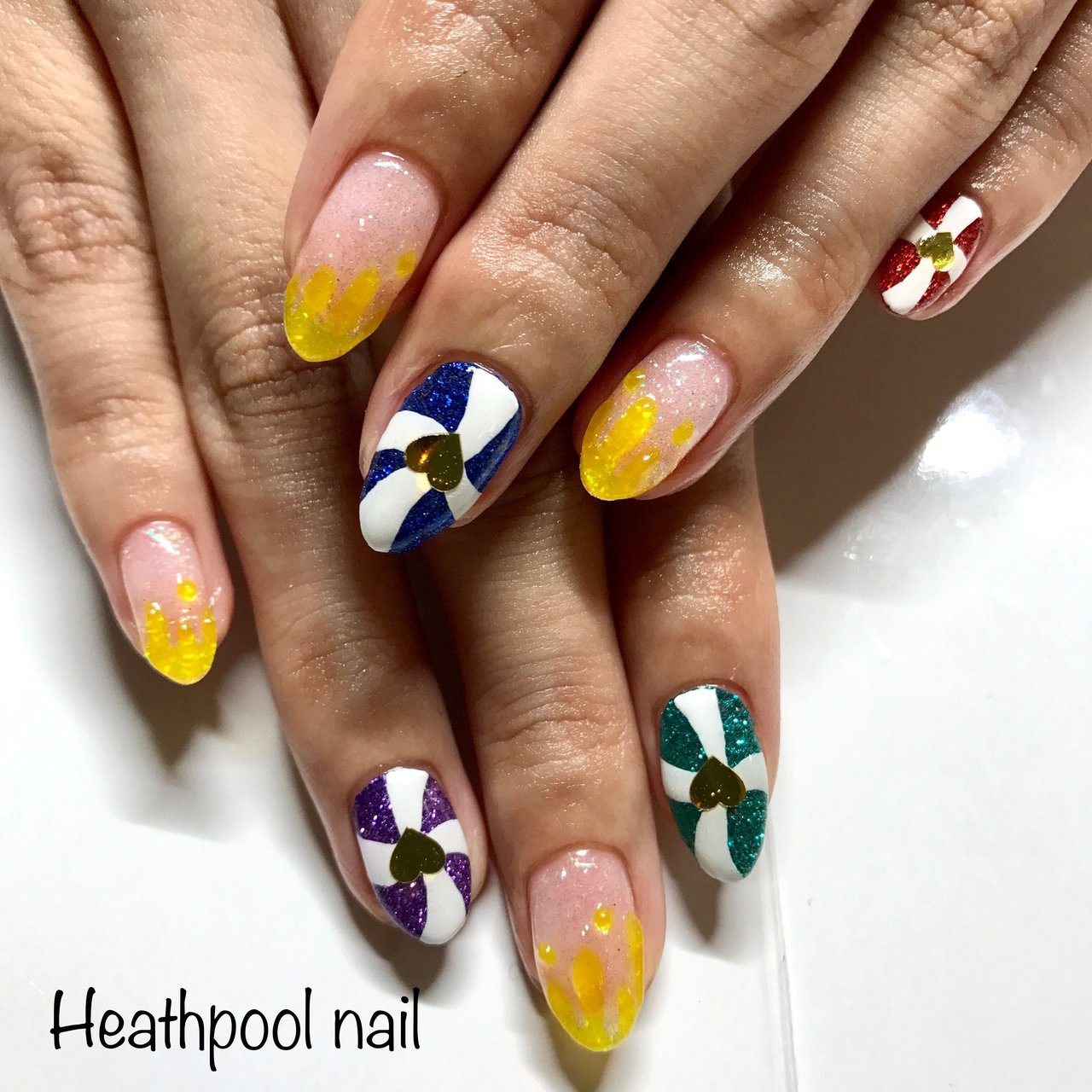 ハンド ラメ ハート 3d カラフル Heathpoolnailのネイルデザイン No ネイルブック