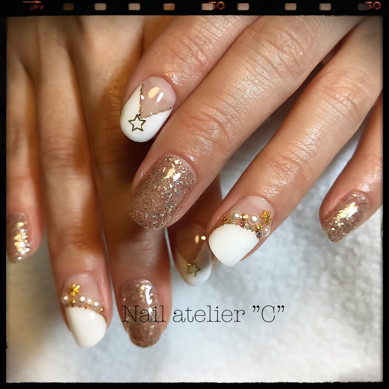 冬 クリスマス ホワイト ゴールド Chiakijpのネイルデザイン No ネイルブック