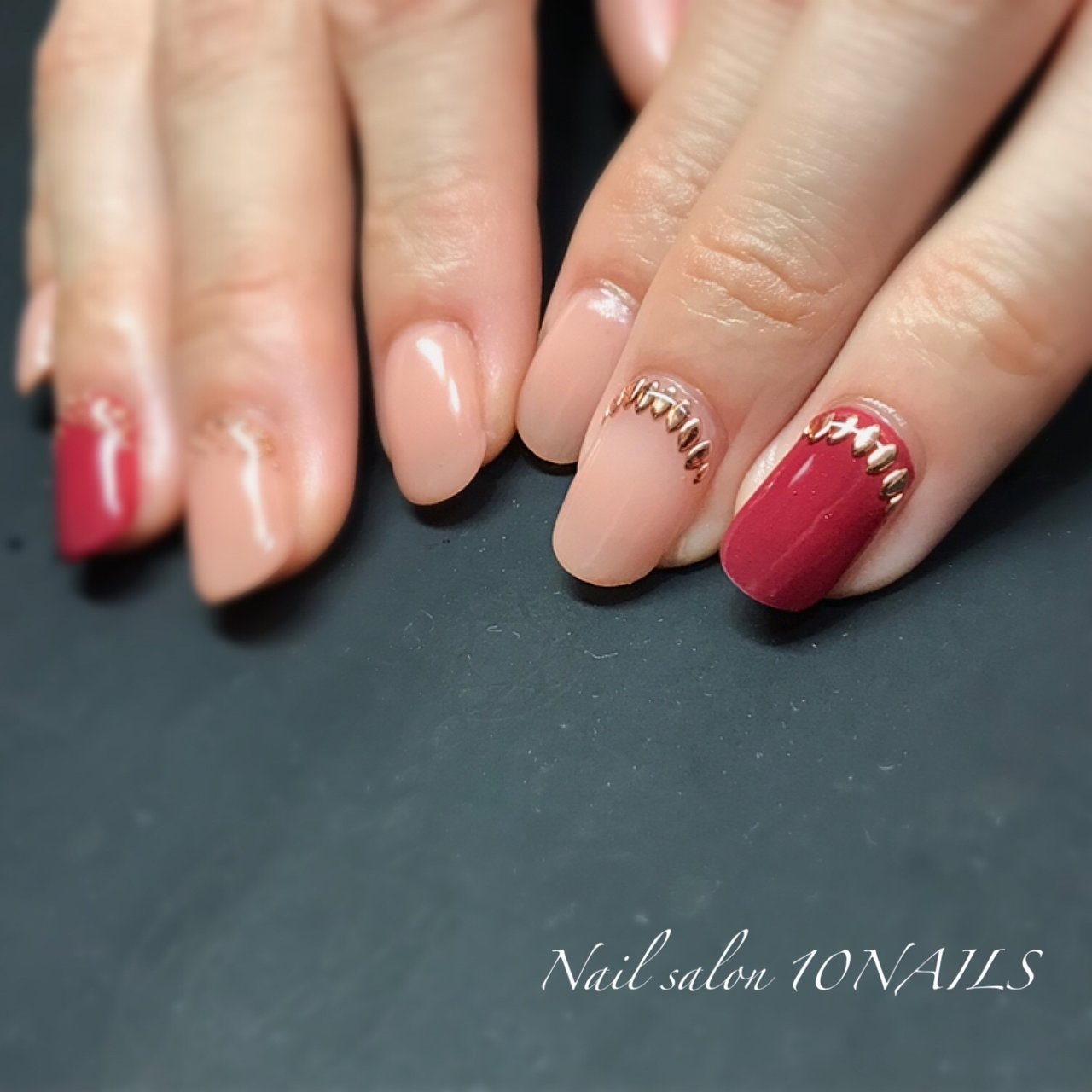 オールシーズン シンプル ワンカラー ビジュー ベージュ ネイルサロン10nailsのネイルデザイン No ネイルブック