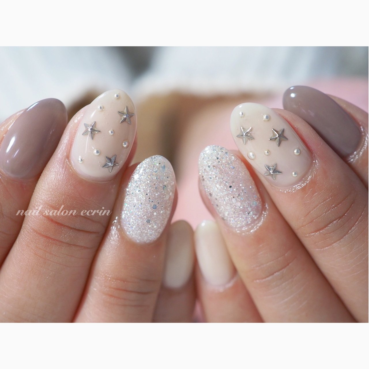 冬 ハンド 星 ホワイト グレージュ Nail Ecrinのネイルデザイン No ネイルブック