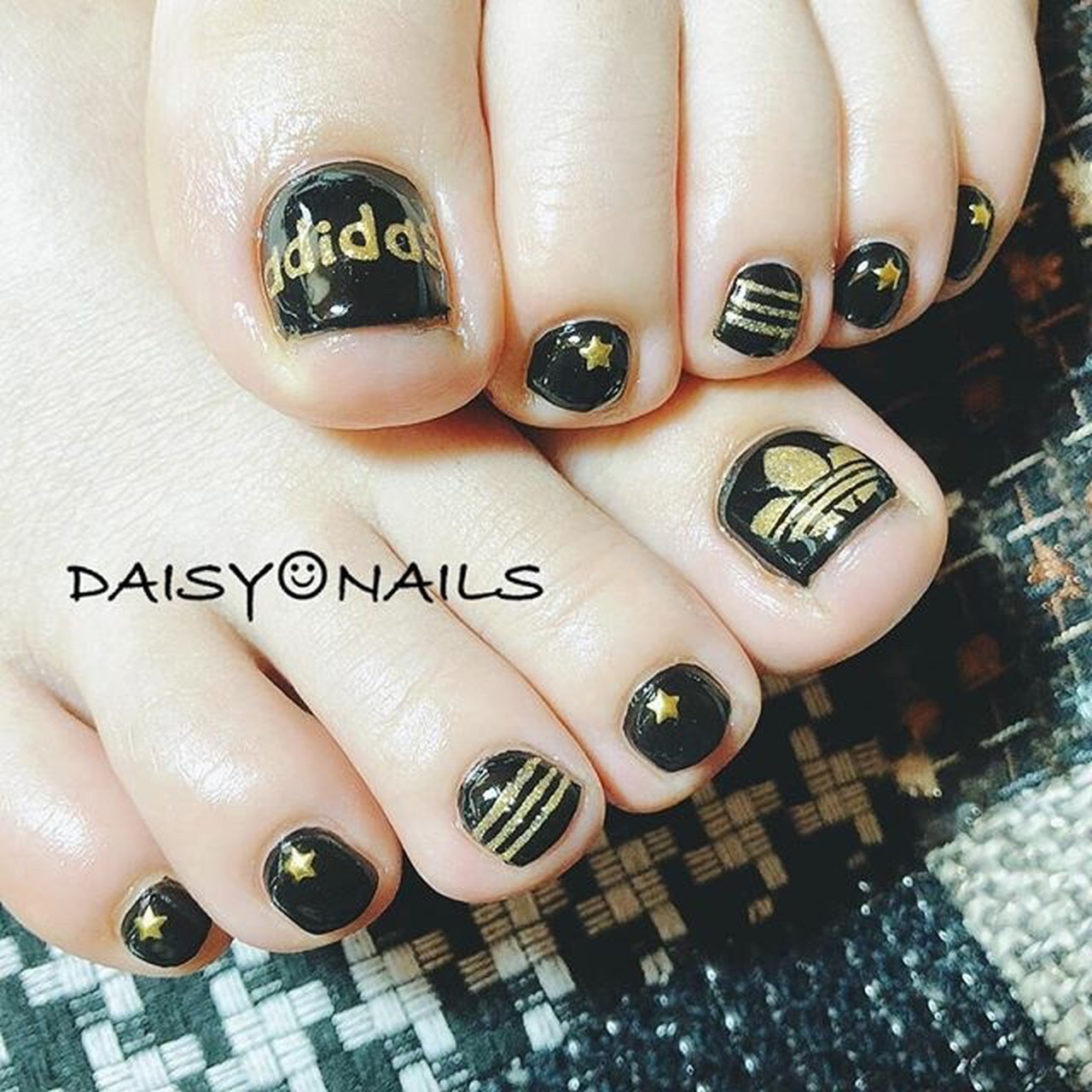 オールシーズン フット ラメ ワンカラー 星 Blue Daisyのネイルデザイン No ネイルブック