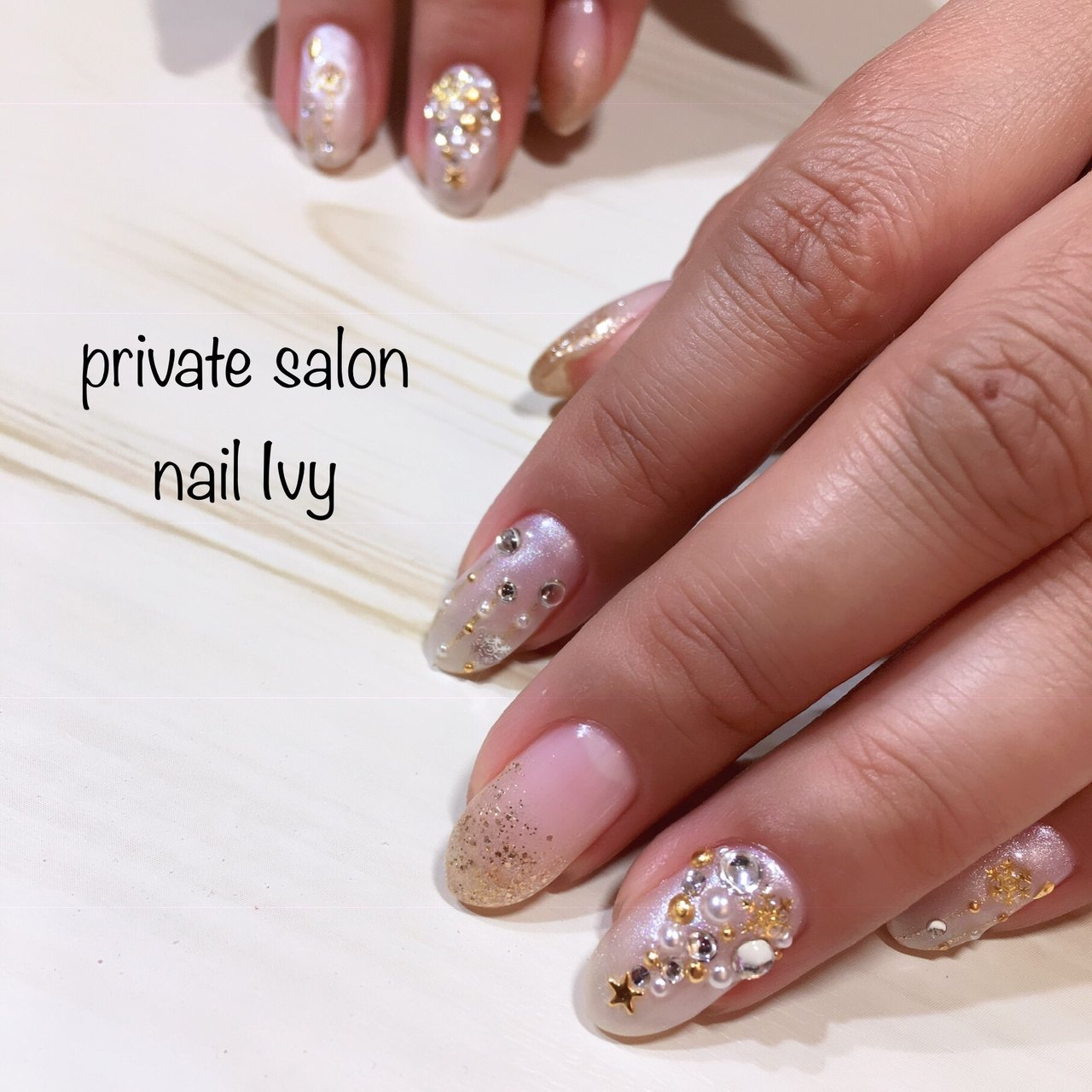 冬 クリスマス ビジュー ラメ ワンカラー Chiemiのネイルデザイン No ネイルブック