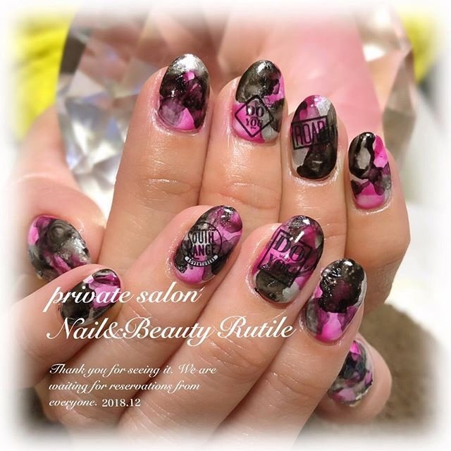 ホワイト ピンク ブラック ジェル お客様 Nail Beautyrutile Risaのネイルデザイン No ネイルブック