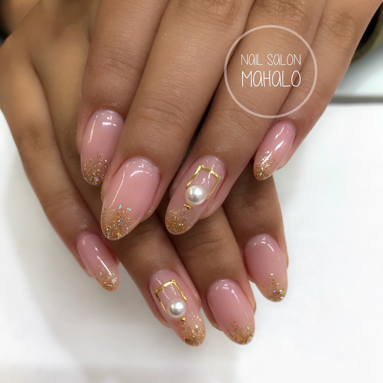 シンプル グラデーション ラメ ワンカラー ビジュー Nail Mahaloのネイルデザイン No ネイルブック