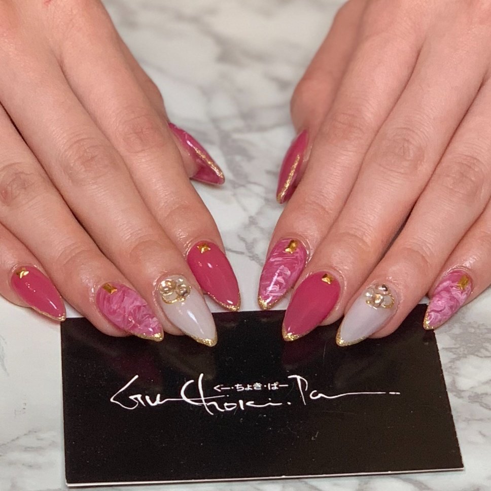 オールシーズン ハンド マーブル ロング ホワイト Nailsalon 美容室ぐーちょきぱーのネイルデザイン No 318 ネイルブック