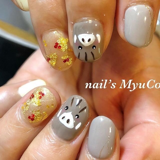 ハンド キャラクター ショート ブラウン グレージュ Nail S Myuco 荒川区西尾久 Michie のネイルデザイン No ネイルブック