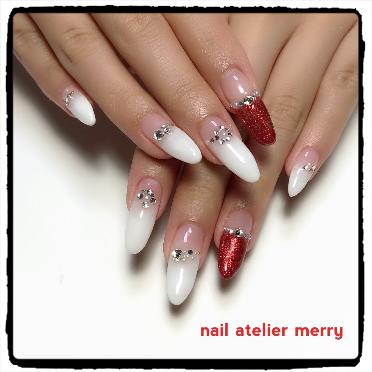 GIRLSMEMT ネイルシール 赤 白 グラデーション 爪やすり付き キラキラ