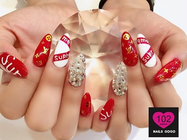 冬 成人式 クリスマス パーティー ハンド Nailsgogo Shibuya Nailsalonのネイルデザイン No ネイル ブック