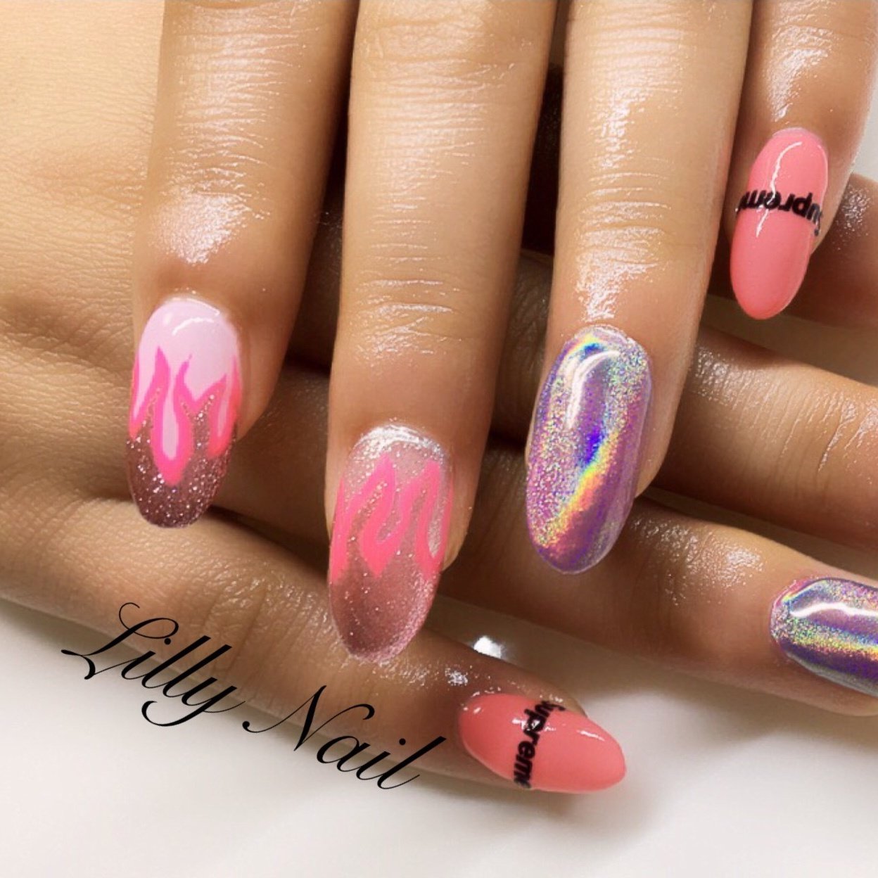 オールシーズン ハンド ラメ トロピカル ブランド柄 Lilly Nailのネイルデザイン No ネイルブック