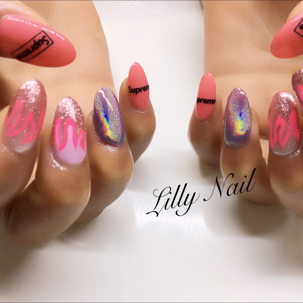 オールシーズン ハンド ラメ トロピカル ブランド柄 Lilly Nailのネイルデザイン No ネイルブック