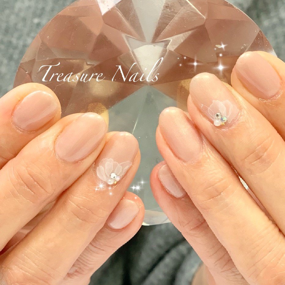 冬 オールシーズン ハンド シンプル フラワー Treasurenails Naokoのネイルデザイン No ネイルブック