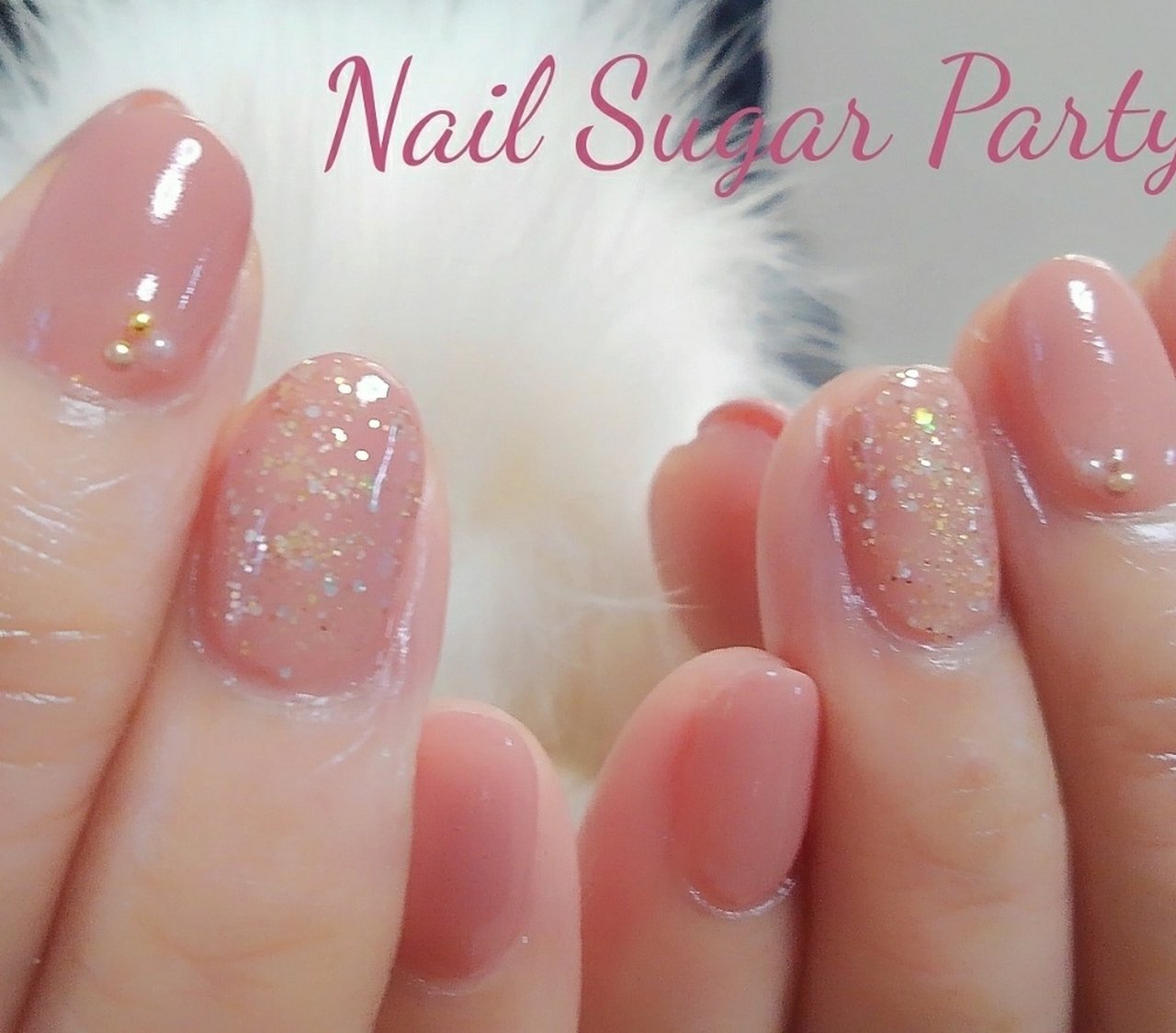 ハンド ビジュー ラメ ワンカラー ベージュ Nail Sugar Party ﾈｲﾙｼｭｶﾞｰﾊﾟｰﾃｨ のネイル デザイン No ネイルブック