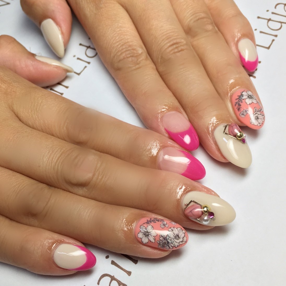 オールシーズン パーティー デート 女子会 ハンド Nail Lidia Lisaのネイルデザイン No ネイルブック