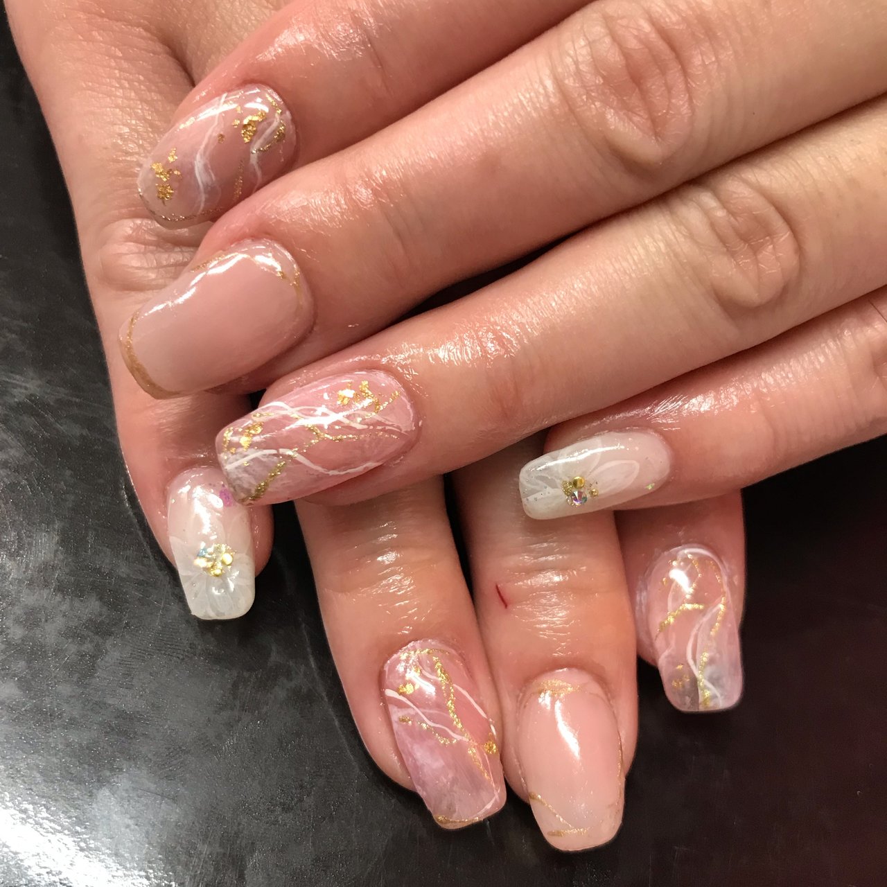 オールシーズン オフィス デート 女子会 ハンド Hair Nail Salon Rassurerのネイルデザイン No 356 ネイル ブック