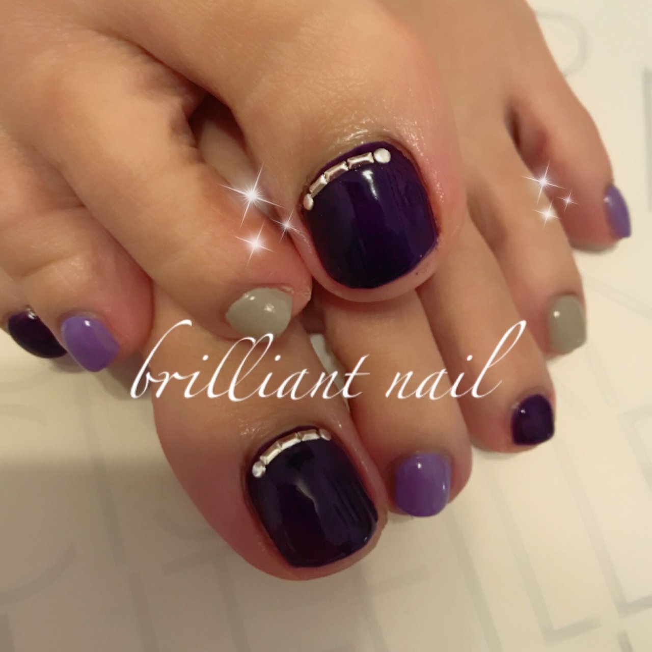 秋 冬 フット シンプル パープル Brilliantnailのネイルデザイン No ネイルブック