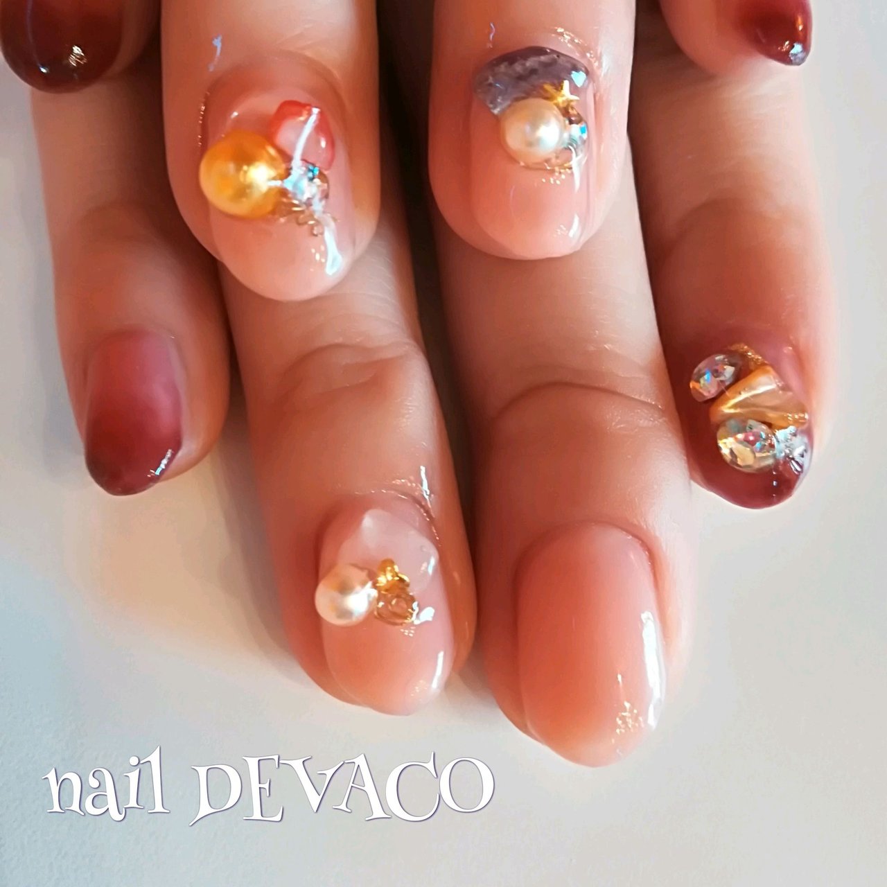 オールシーズン ハンド ビジュー パール 大理石 999naildevacoのネイルデザイン No ネイルブック