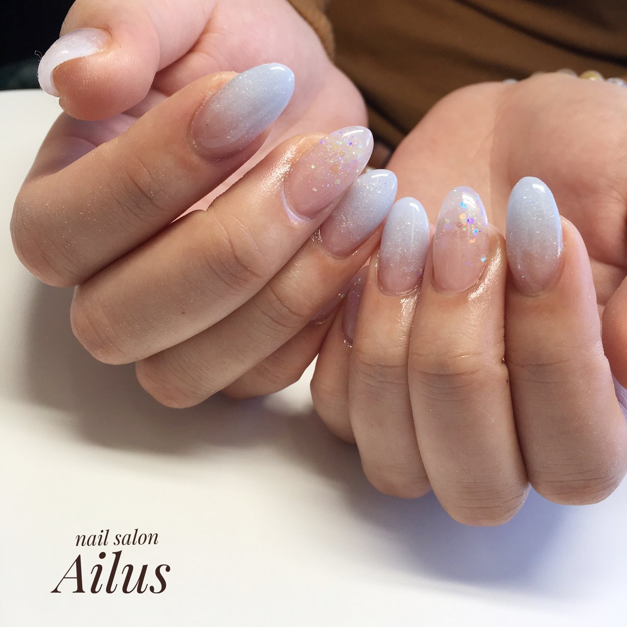 冬 ハンド ホワイト 水色 Nail Salon Ailusのネイルデザイン No ネイルブック