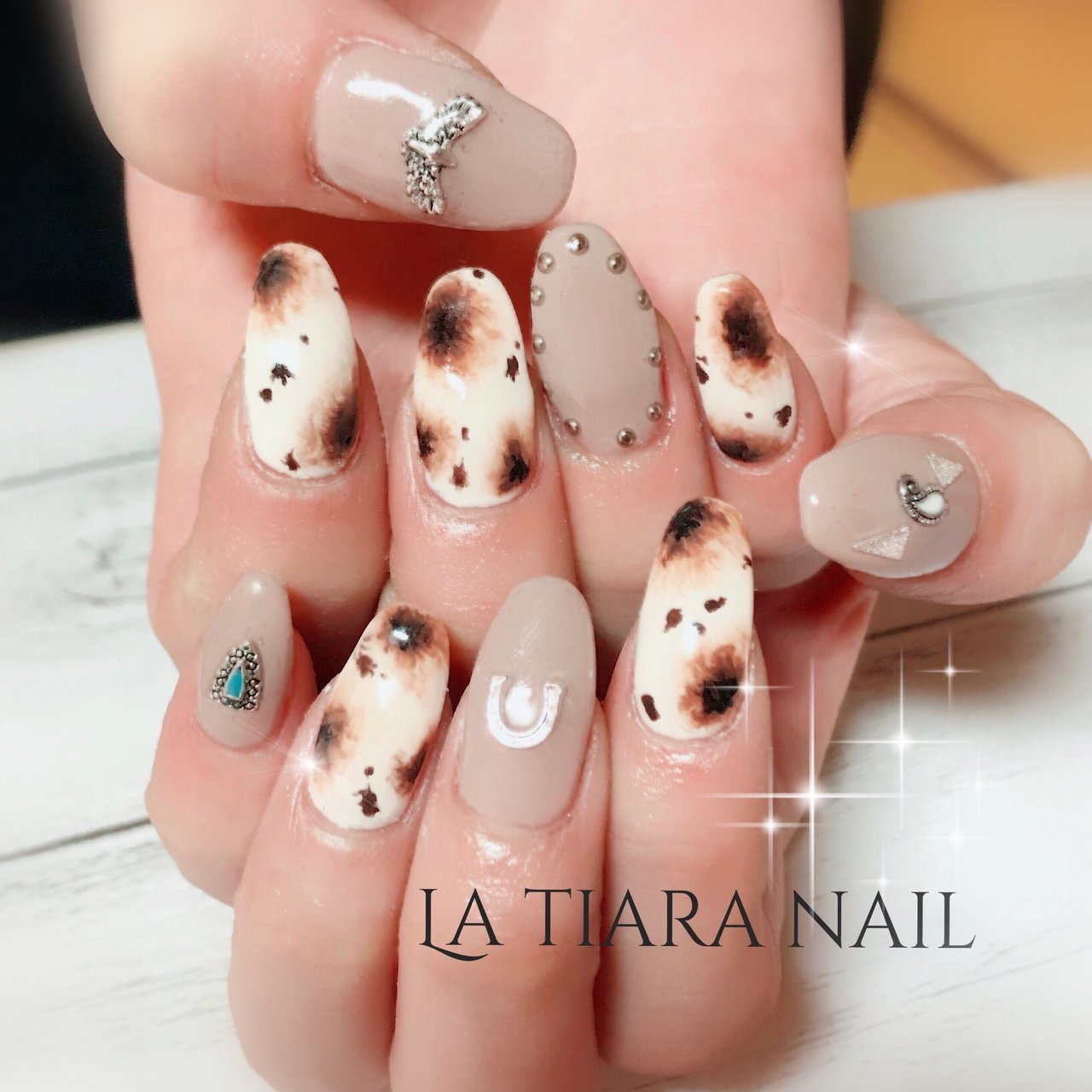 La Tiara Nail ラ ティアラ のネイルデザイン No ネイルブック