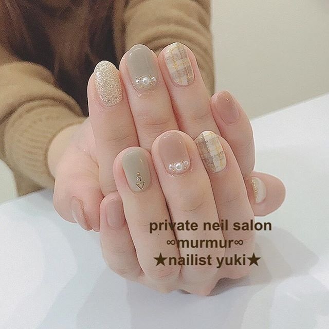秋 冬 ハンド チェック パール Private Nail Salon Murmur のネイルデザイン No ネイルブック