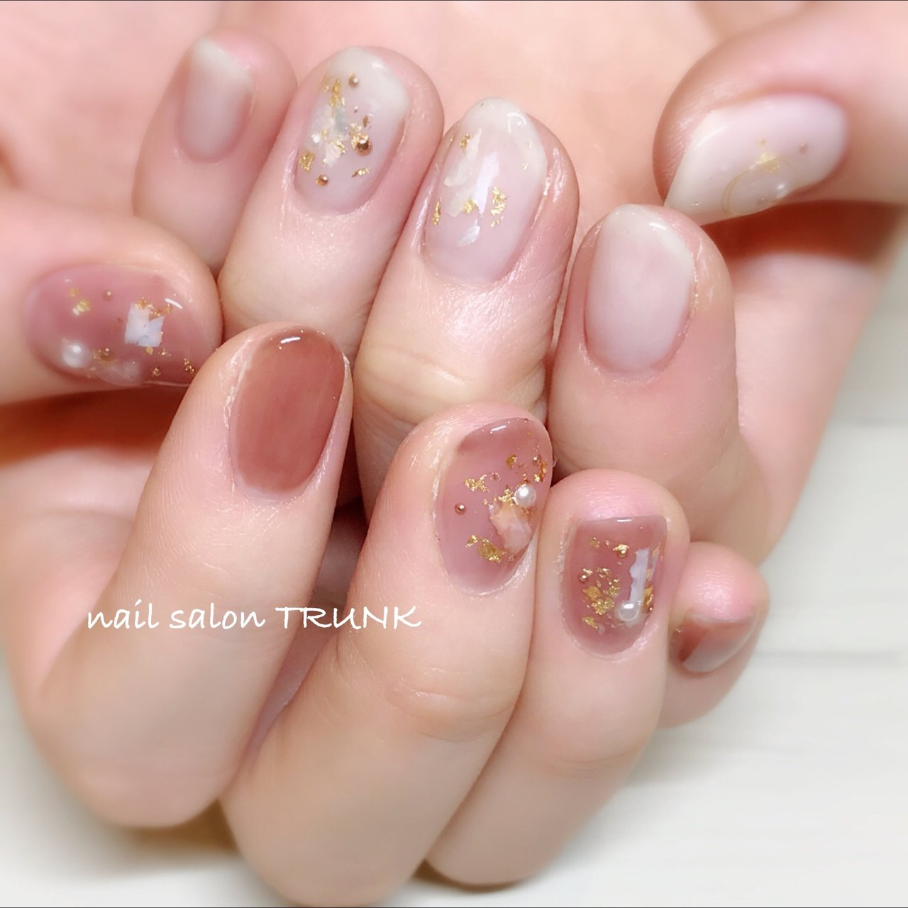 秋 冬 ハンド シェル ニュアンス Nail Trunkのネイルデザイン No ネイルブック