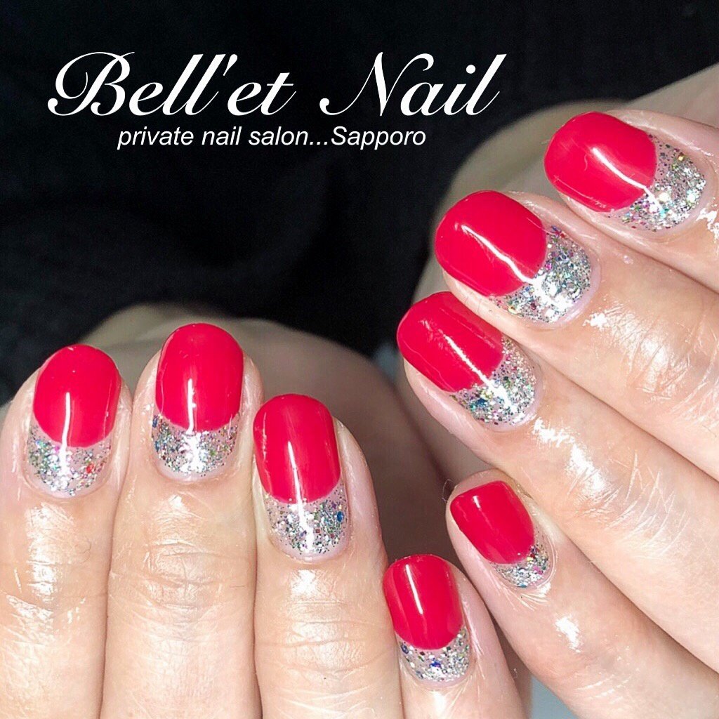 変形フレンチ ラメ レッド シルバー Bell Et Nail ネイリストayakoのネイルデザイン No ネイルブック
