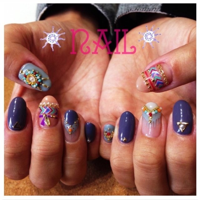 秋 ハンド ビジュー パール フェザー Yullynailのネイルデザイン No ネイルブック