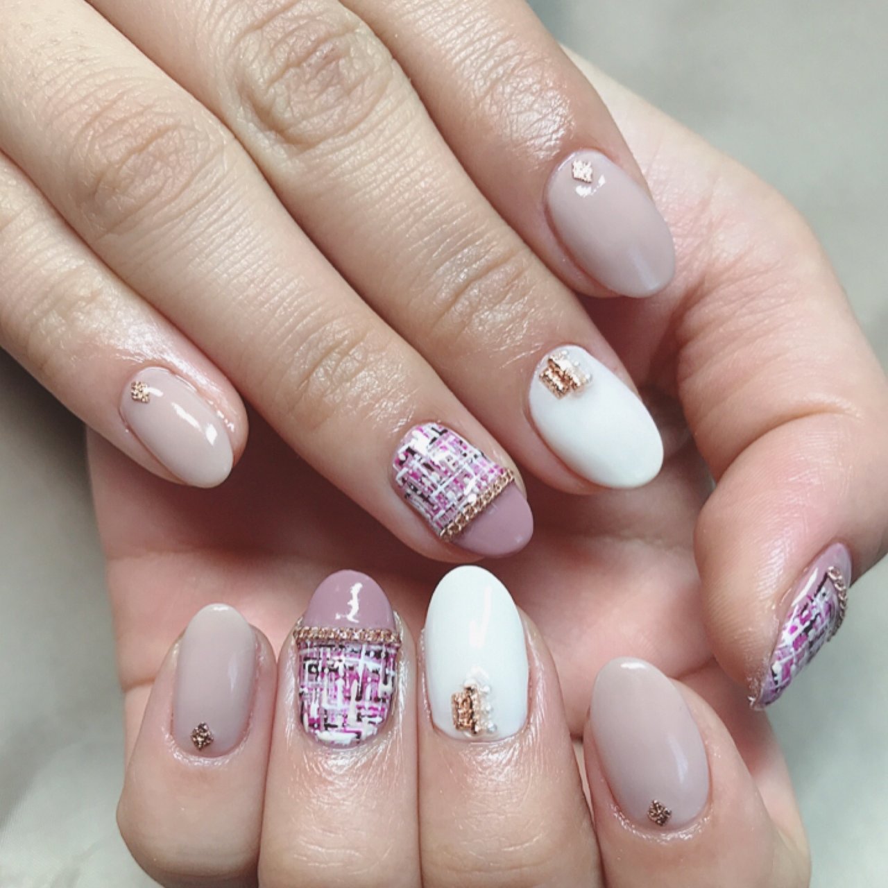 冬 ハンド ツイード ピンク グレージュ Lualani Nailのネイルデザイン No 3852075 ネイルブック