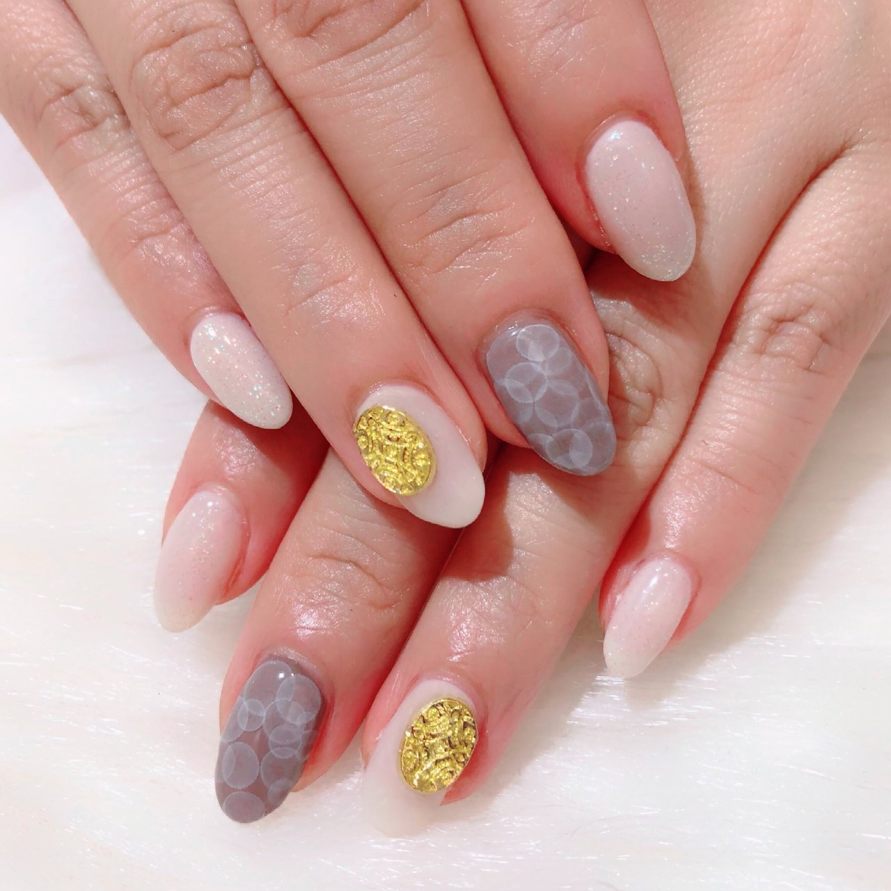 たらしこみ ドット ホワイト グレージュ グレー Nailsharesalonflore Pua のネイルデザイン No ネイル ブック