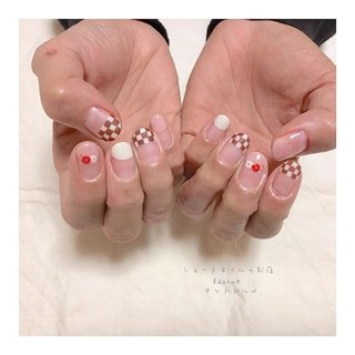 𓐡ᐝ𐬹 ・
・
今日から仕事始めの人が多いみたいですね。
・
・
良い仕事始めになりますように。
・
・
和×マット×ツヤツヤ。
・
・
𓐡ᐝ𐬹

#ハンド #お客様 #お正月 #和 #着物 #成人式 #マット #椿 #手描きアート #市松模様 #冬 #お正月 #成人式 #卒業式 #ハンド #シンプル #変形フレンチ #フラワー #マット #和柄 #ショート #ホワイト #ピンク #ブラウン #ジェルネイル #お客様 #大岡山ネイルサロン │ ショートネイルのお店 8dorme（オットドルメ） #ネイルブック