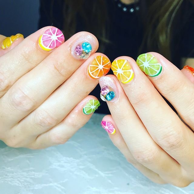 夏 リゾート ハンド ビジュー ショート M Nailのネイルデザイン No 3858550 ネイルブック