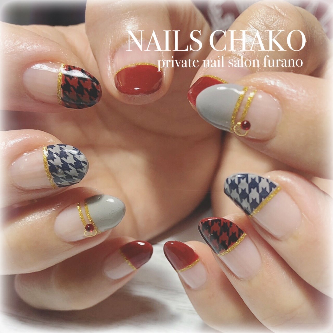 秋 冬 ハンド 変形フレンチ 千鳥柄 Nails Chakoのネイルデザイン No ネイルブック